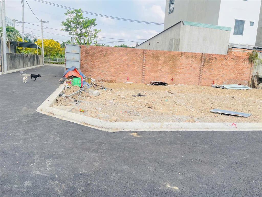 Lô góc 2 mặt tiền đường view kênh hoa vàng cực đẹp và mát mẻ liền kề sông sài gòn .giá từ 4 tỷ 3