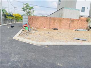 Lô góc 2 mặt tiền đường view kênh hoa vàng cực đẹp và mát mẻ liền kề sông sài gòn .giá từ 4 tỷ 3