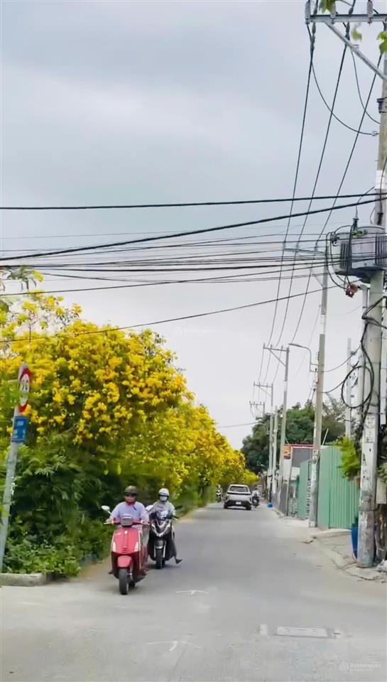 Lô góc 2 mặt tiền đường view kênh hoa vàng cực đẹp và mát mẻ liền kề sông sài gòn .giá từ 4 tỷ 3