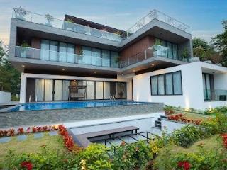 Bán biệt thự 700m2 mặt hồ mặt tiền 20m nội thất mới tinh