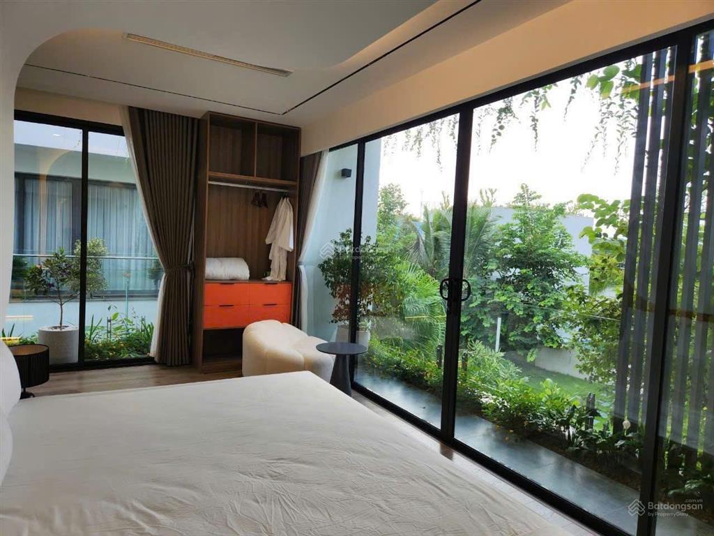 Chính chủ cần bán biệt thự 2 mặt tiền thoáng trước sau, full nội thất hiện đại