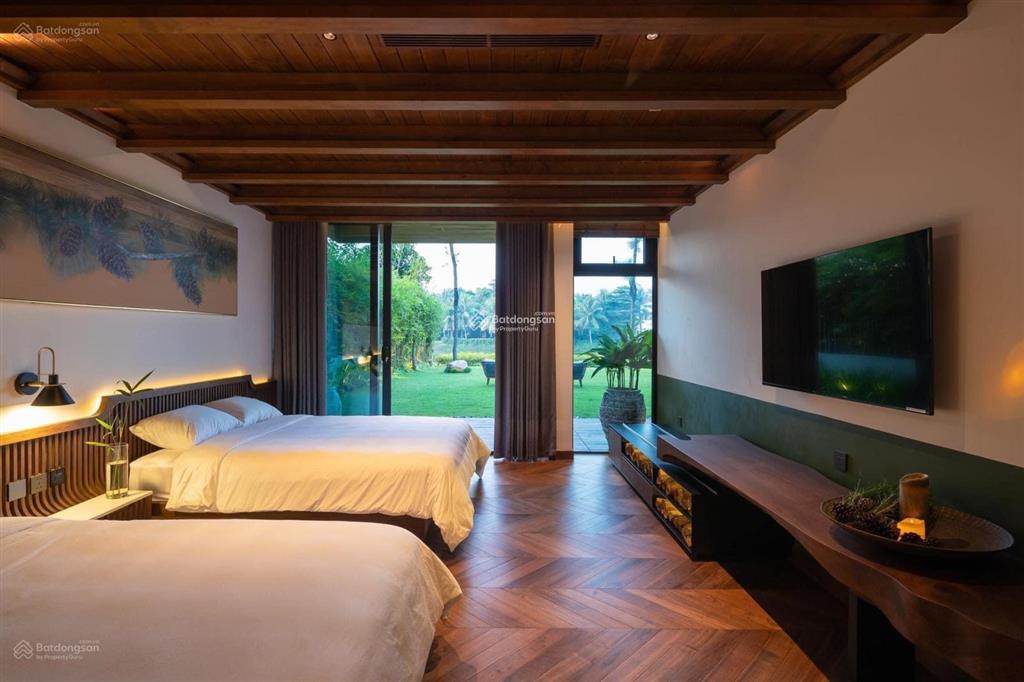 Cần bán biệt thự 620m² view trực diện hồ (giá bán nhanh 23 tỷ)