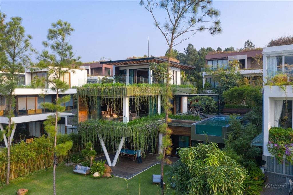 Cần bán biệt thự 620m² view trực diện hồ (giá bán nhanh 23 tỷ)