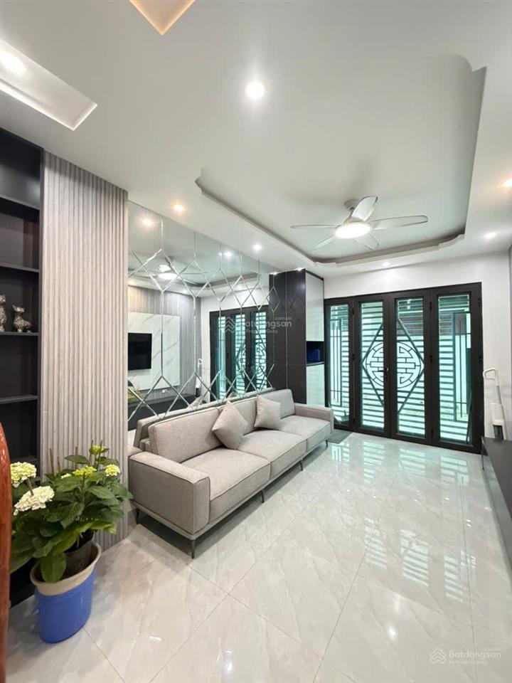 Tôi cần bán nhà 4 tầng, thiết kế 4pn + 1 phòng sinh hoạt chung giá 7,2 tỷ có thương lượng