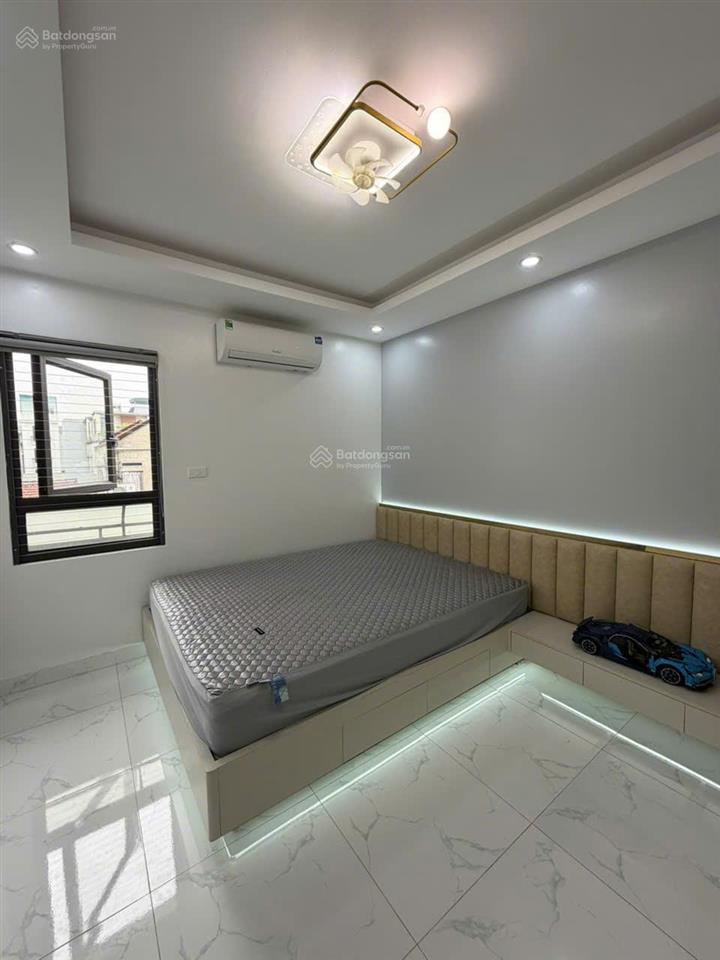 Tôi cần bán nhà 4 tầng, thiết kế 4pn + 1 phòng sinh hoạt chung giá 7,2 tỷ có thương lượng