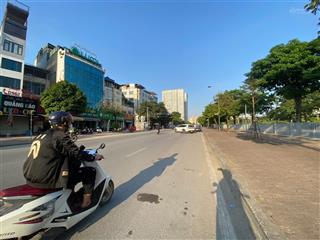 Bán tòa ccmn đường đỗ đức dục 8t thang máy xây mới 72.9*5.6m nở hậu  oto đỗ cửa.