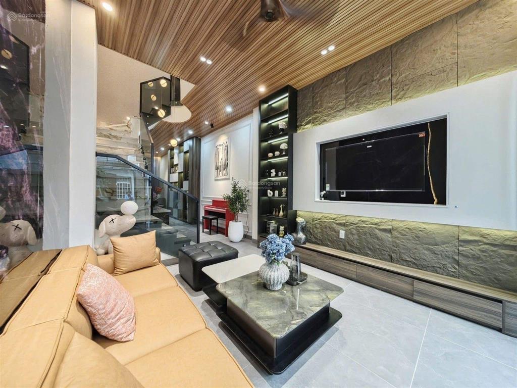 Villa mini nguyễn hoàng, thông lê đình lý,ra sân bay chỉ 5p. giá chỉ 8,35 tỷ. dt 80,8m2