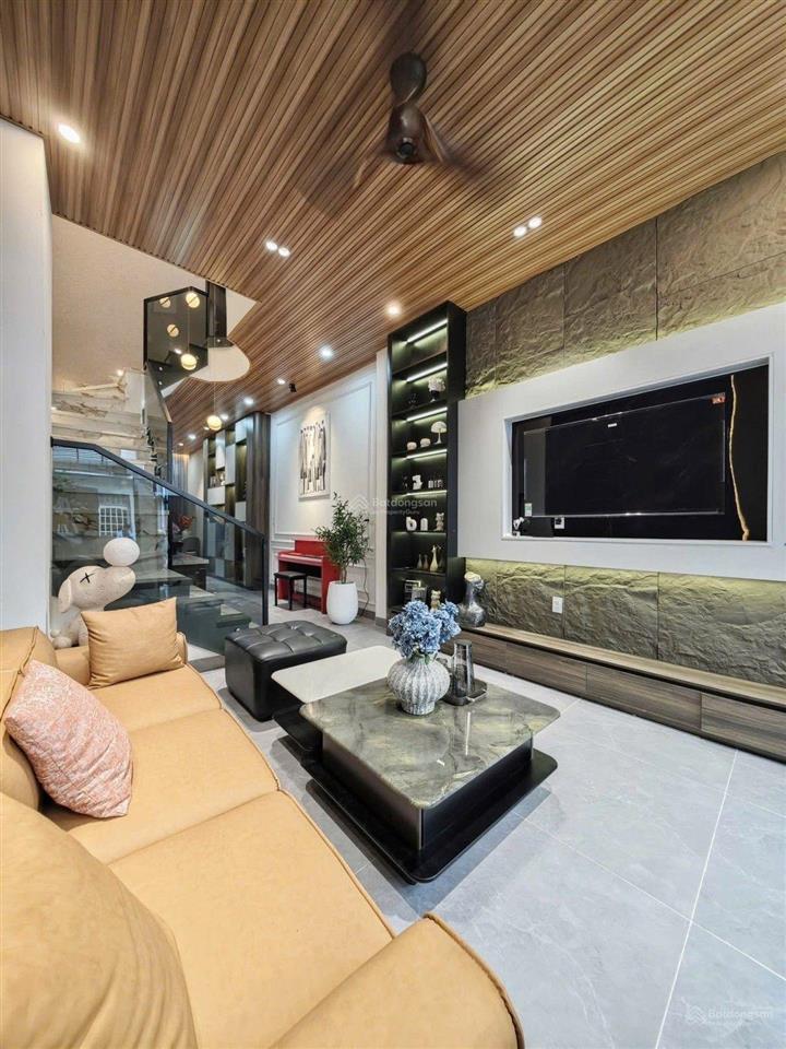 Villa mini nguyễn hoàng, thông lê đình lý,ra sân bay chỉ 5p. giá chỉ 8,35 tỷ. dt 80,8m2