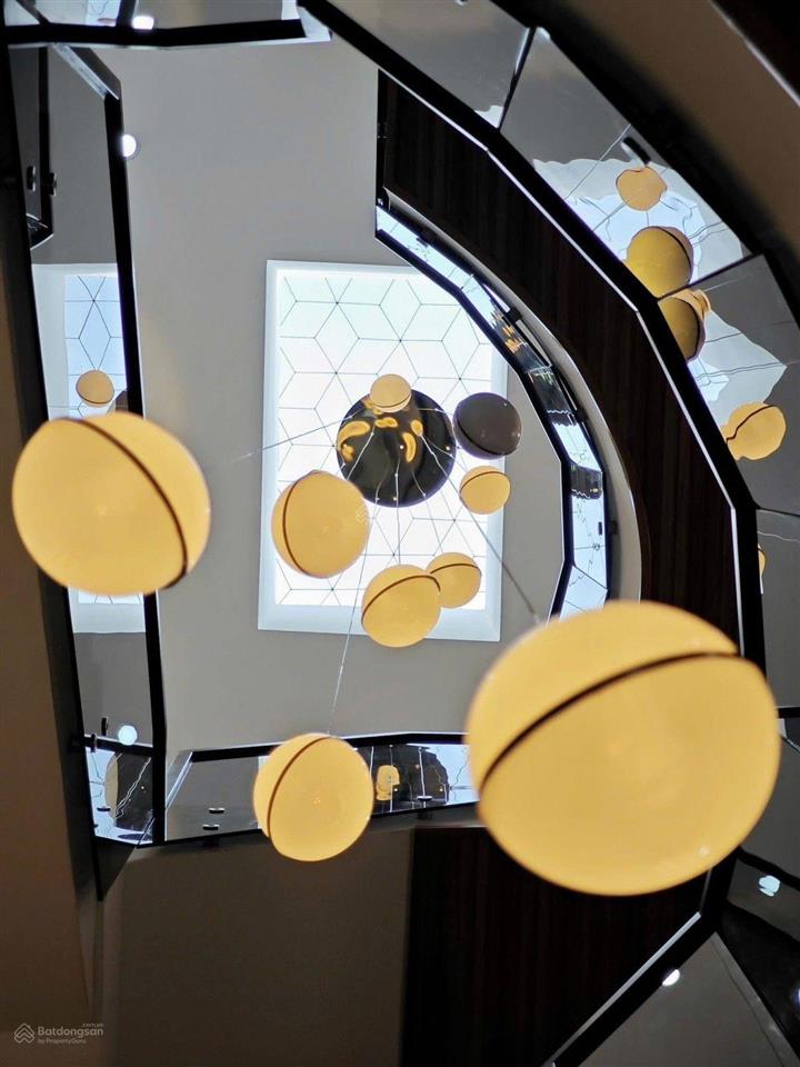 Villa mini nguyễn hoàng, thông lê đình lý,ra sân bay chỉ 5p. giá chỉ 8,35 tỷ. dt 80,8m2