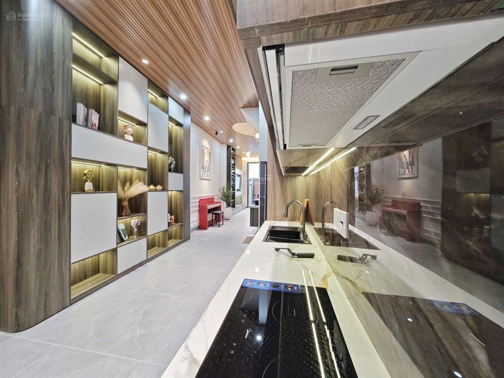 Villa mini nguyễn hoàng, thông lê đình lý,ra sân bay chỉ 5p. giá chỉ 8,35 tỷ. dt 80,8m2