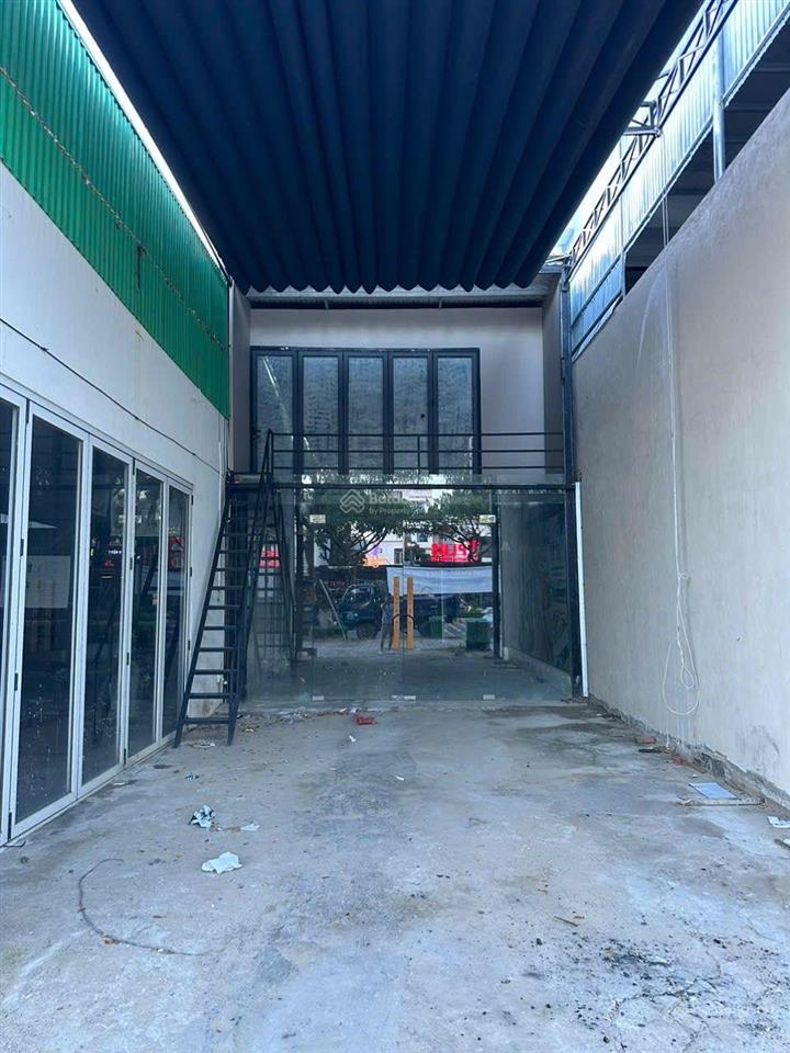 Xuống cầu hòa xuân  tới nhà ngay  mặt tiền nguyễn phước lan  kd tấp nập  vị trí đắc địa