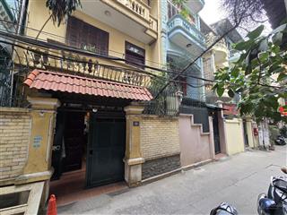 Bán nhà ba đình  láng hạ  65m2x 3 tầng. mt 5.2m. ngõ thông  phố. khu dân trí cao. qh ổn định.