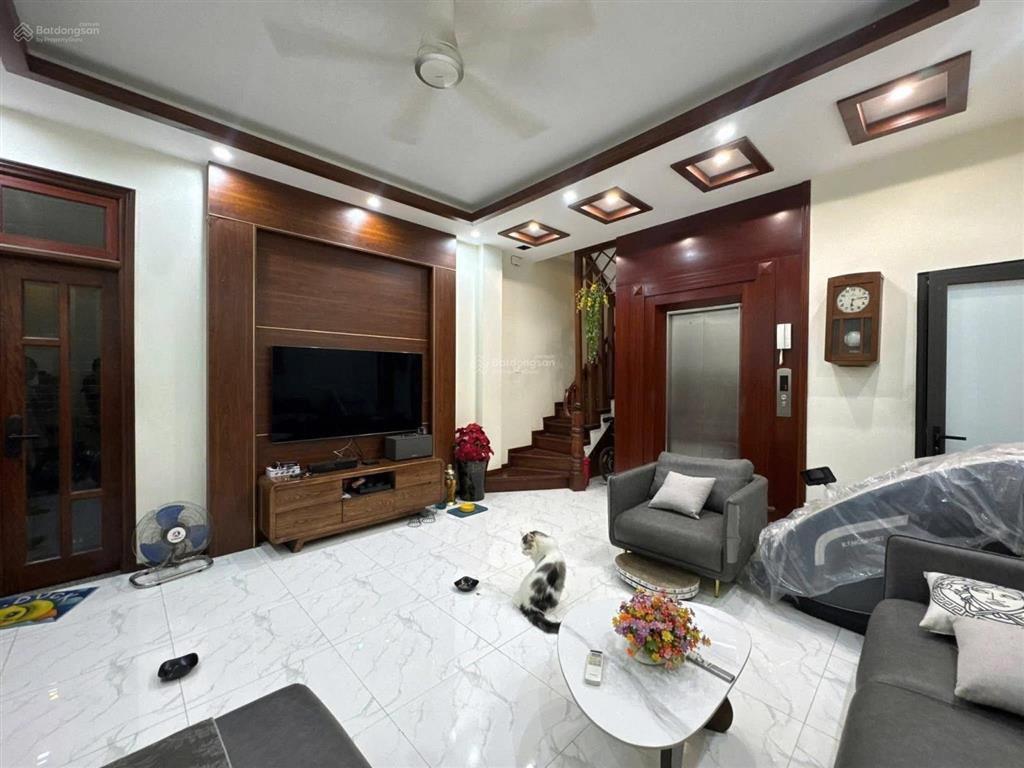 Nhà đẹp phố tây sơn  44m2 x 6 tầng thang máy  10m ra phố  dân xây 10đ vị trí sđcc giá 14.5 tỷ