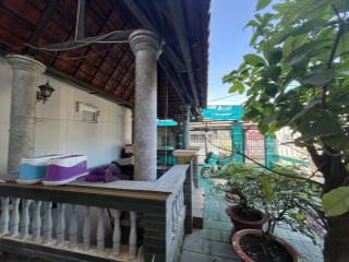 Hàng ngộp  bán nhà khủng 208m2( 9m*24m) sát mặt tiền chỉ 60tr/m2 ngay đại học cảnh sát 4pn 4wc