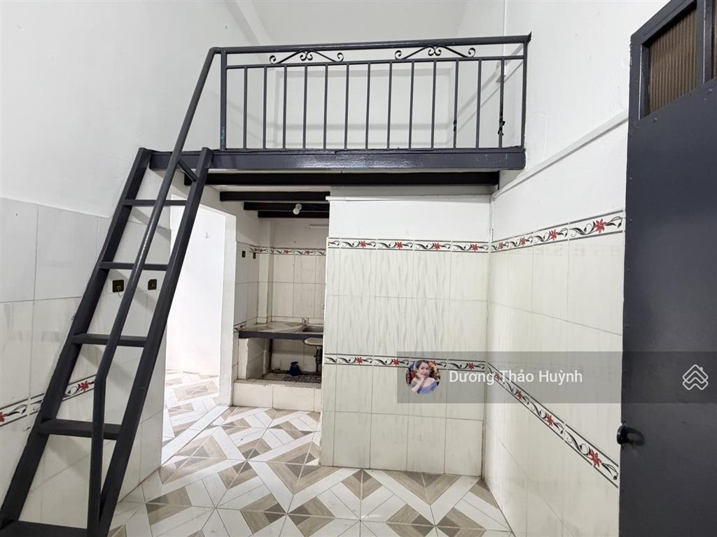 Bán chdv hoàng diệu2  209m2(9x20) thu nhập 50 triệu/tháng 2 tầng có 14 phòng đường 8m thông