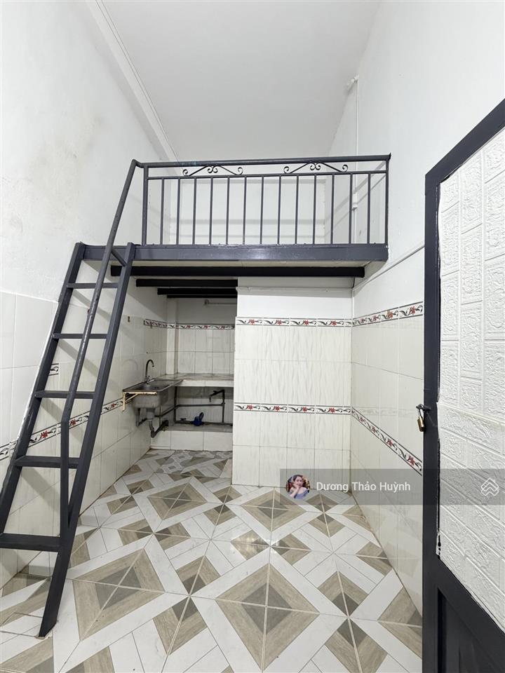 Bán chdv hoàng diệu2  209m2(9x20) thu nhập 50 triệu/tháng 2 tầng có 14 phòng đường 8m thông