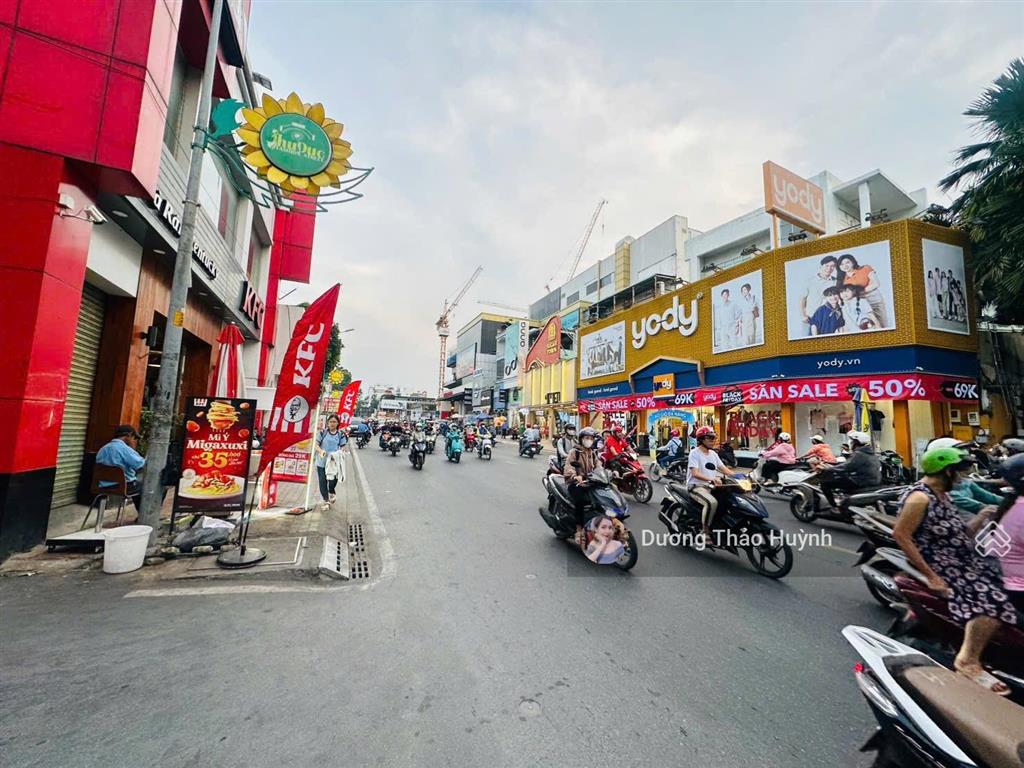 Giảm gấp 1,2 tỷ  nhà 2 mặt tiền ngay vincom võ văn ngân 162m2 ngang 5.4m  cấp phép 5 tầng khu vip