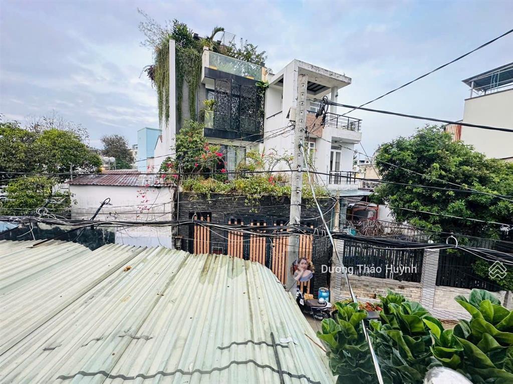 Giảm gấp 1,2 tỷ  nhà 2 mặt tiền ngay vincom võ văn ngân 162m2 ngang 5.4m  cấp phép 5 tầng khu vip