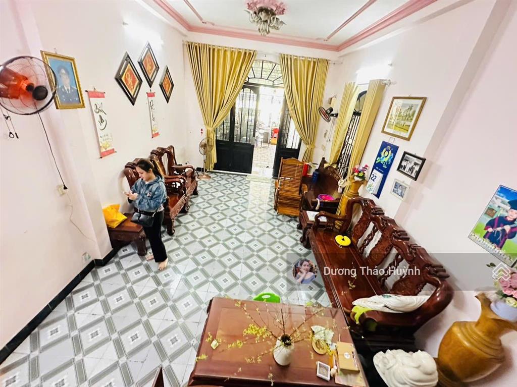 Giảm gấp 1,2 tỷ  nhà 2 mặt tiền ngay vincom võ văn ngân 162m2 ngang 5.4m  cấp phép 5 tầng khu vip