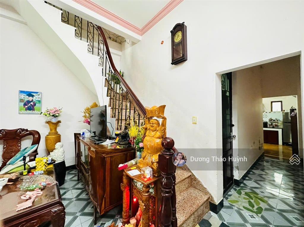 Giảm gấp 1,2 tỷ  nhà 2 mặt tiền ngay vincom võ văn ngân 162m2 ngang 5.4m  cấp phép 5 tầng khu vip