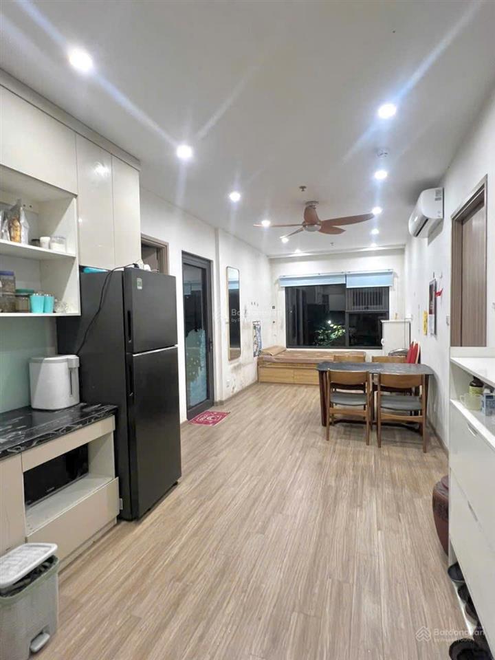 Nhà tôi cần bán căn 2pn 5,1tỷ bao phí full nội thất phân khu sa vinhomes smart city