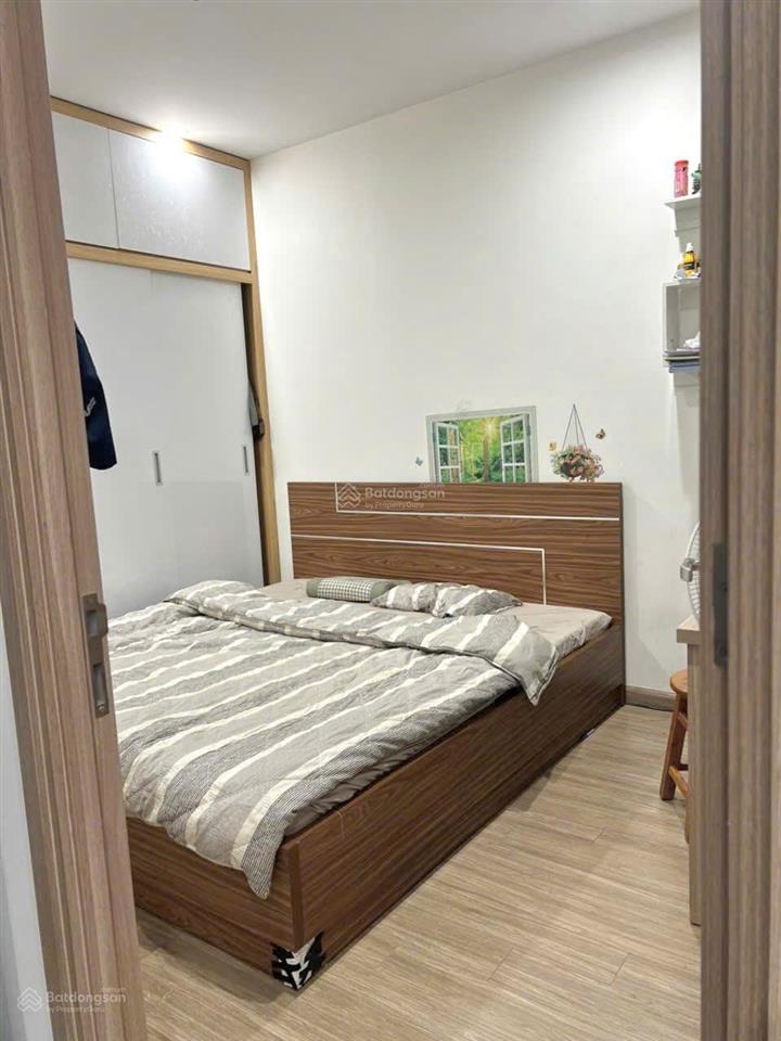 Nhà tôi cần bán căn 2pn 5,1tỷ bao phí full nội thất phân khu sa vinhomes smart city