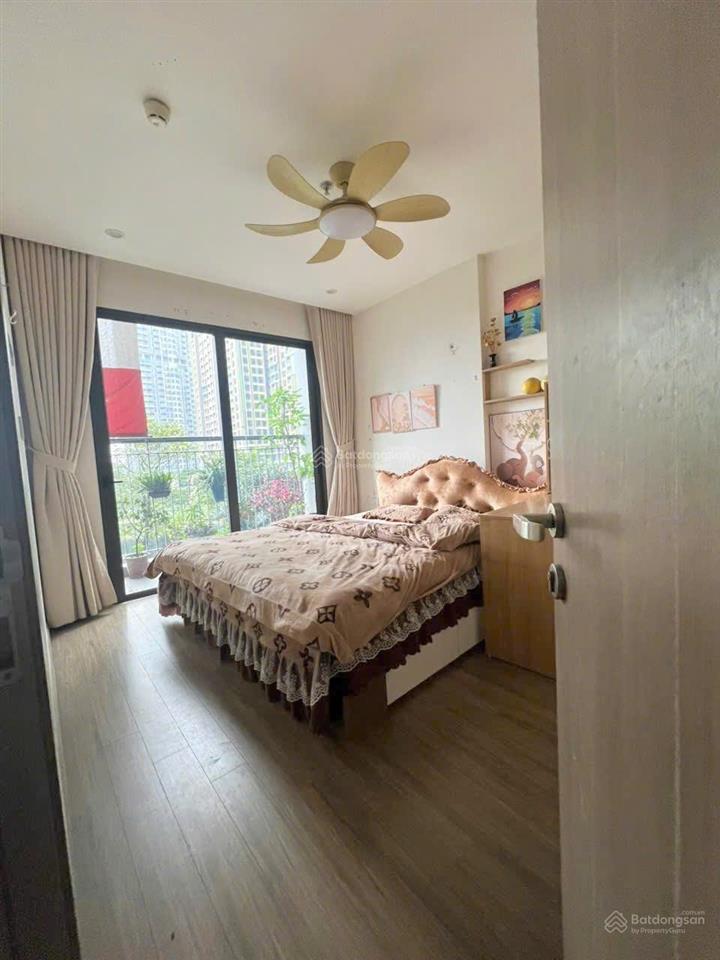 Nhà tôi cần bán căn 2pn 5,1tỷ bao phí full nội thất phân khu sa vinhomes smart city