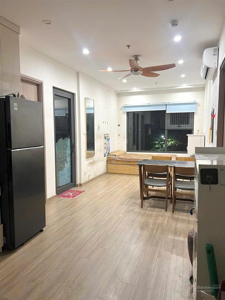 Nhà tôi cần bán căn 2pn 5,1tỷ bao phí full nội thất phân khu sa vinhomes smart city