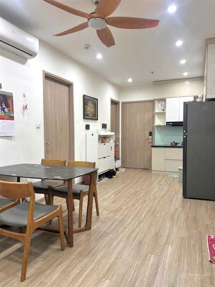 Nhà tôi cần bán căn 2pn 5,1tỷ bao phí full nội thất phân khu sa vinhomes smart city