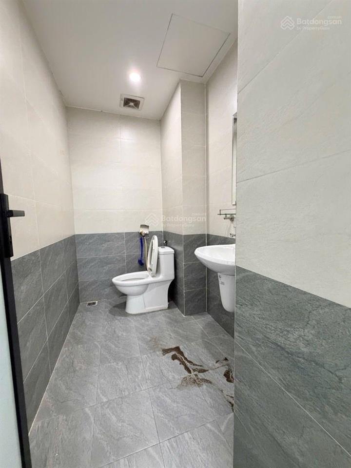 Toà nhà dòng tiền nguyễn khánh toàn 166m2 10 tầng  dòng tiền 3 tỷ/năm. ô tô tránh  đầu tư tốt