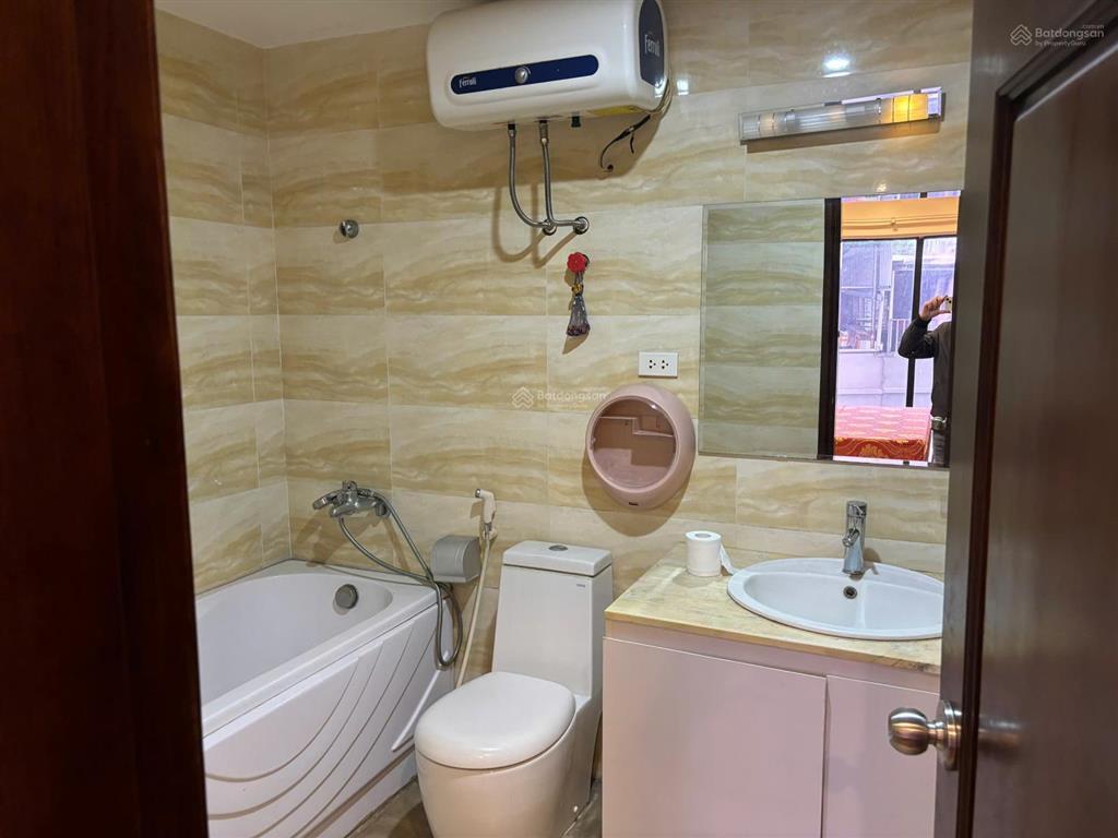 Chính chủ bán chung cư tầng 5 2pn 2wc 111m2  full nội thất  số 1 phạm huy thông ba đình  70tr/m2