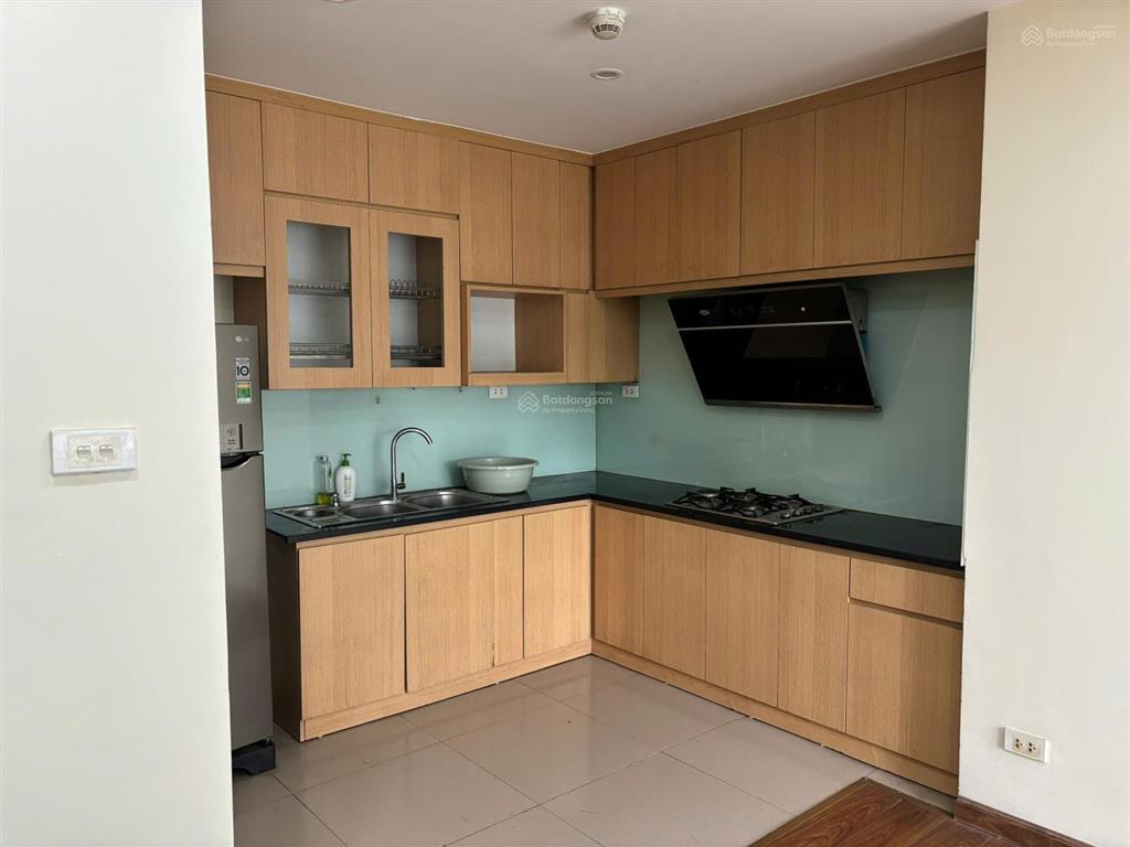 Chính chủ bán chung cư tầng 5 2pn 2wc 111m2  full nội thất  số 1 phạm huy thông ba đình  70tr/m2