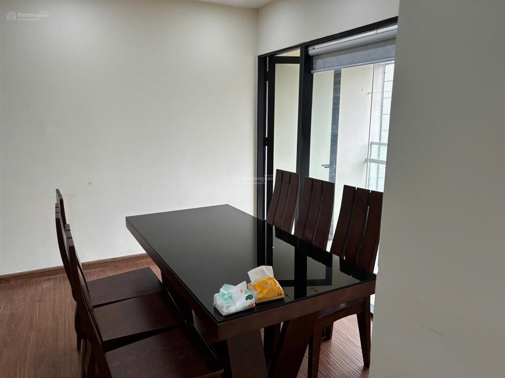 Chính chủ bán chung cư tầng 5 2pn 2wc 111m2  full nội thất  số 1 phạm huy thông ba đình  70tr/m2