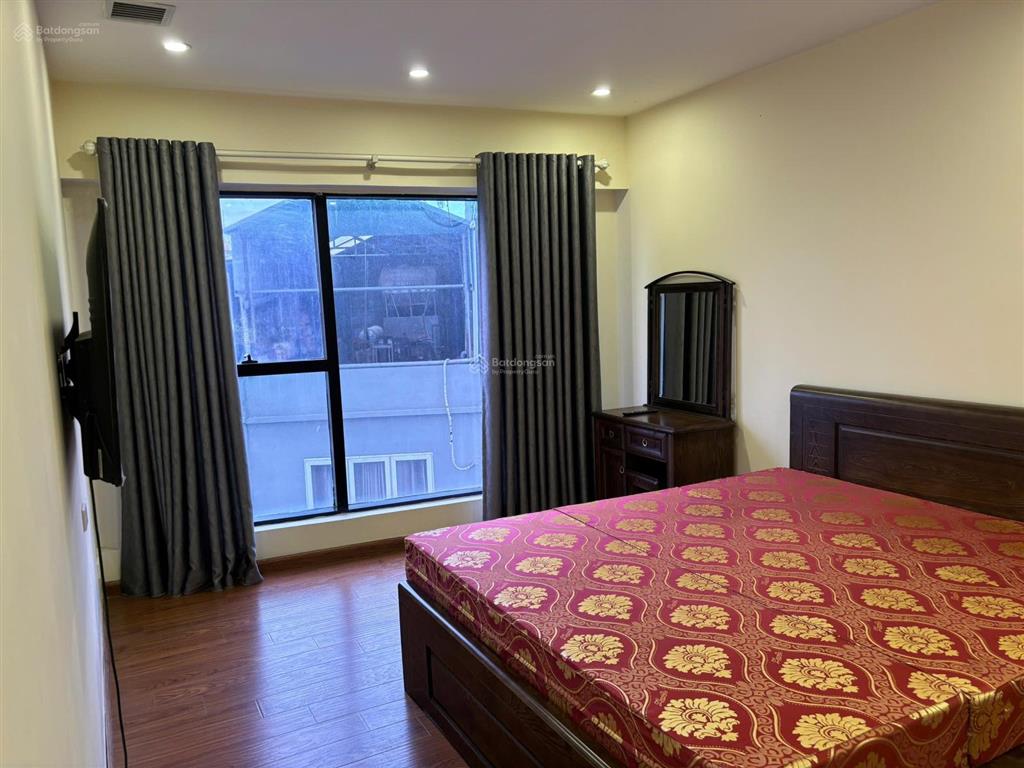 Chính chủ bán chung cư tầng 5 2pn 2wc 111m2  full nội thất  số 1 phạm huy thông ba đình  70tr/m2