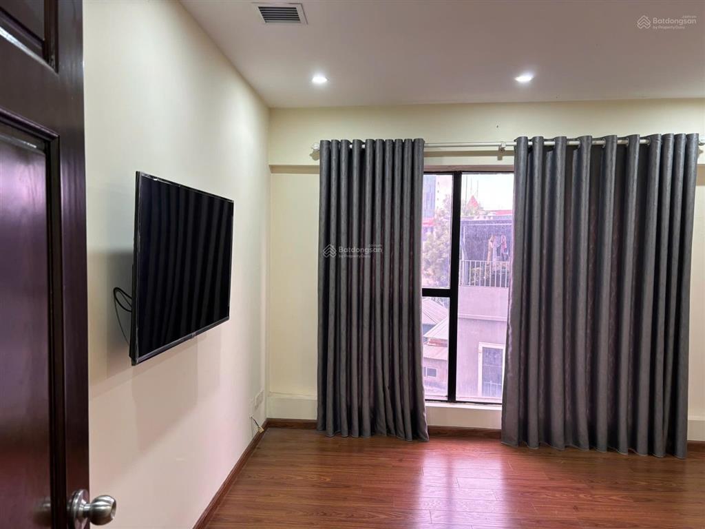 Chính chủ bán chung cư tầng 5 2pn 2wc 111m2  full nội thất  số 1 phạm huy thông ba đình  70tr/m2