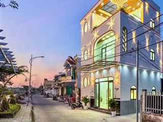 Bán nhà mới góc 2 mặt tiền bờ kè rạch cái sơn , nhà mới có sẵn nội thất vào ở ngay