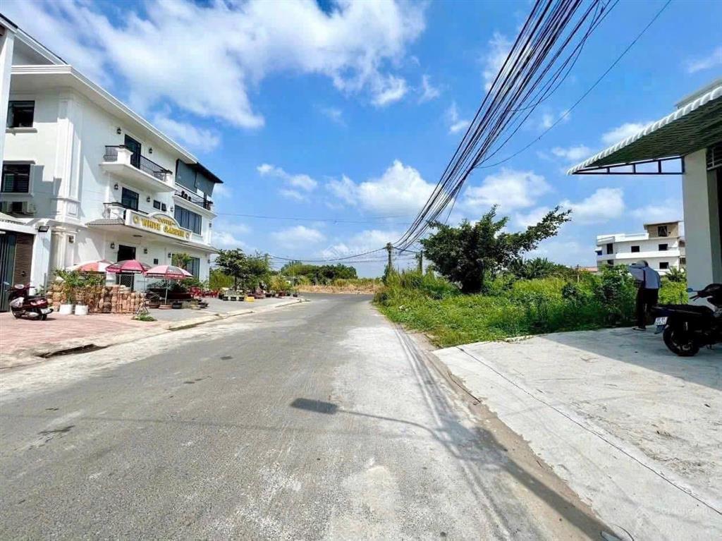 Bán nền tặng nhà kho còn mới diện tích 7x20m sổ hồng lộ 21m, khu biệt thự cồn khương