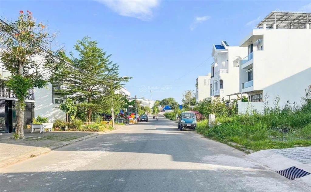 Bán nền tặng nhà kho còn mới diện tích 7x20m sổ hồng lộ 21m, khu biệt thự cồn khương