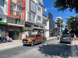 Cần bán gấp nhà mặt tiền lương định của cách trần văn khéo 20m , nhà trệt lửng 3 lầu .