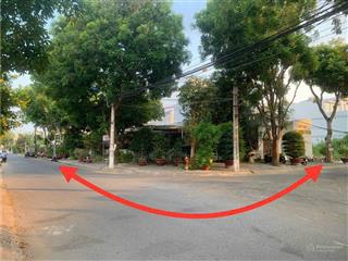 Cho thuê mặt bằng góc 2 mặt tiền diện tích trên 300m , chỗ đậu xe thoải mái , tại cồn khương