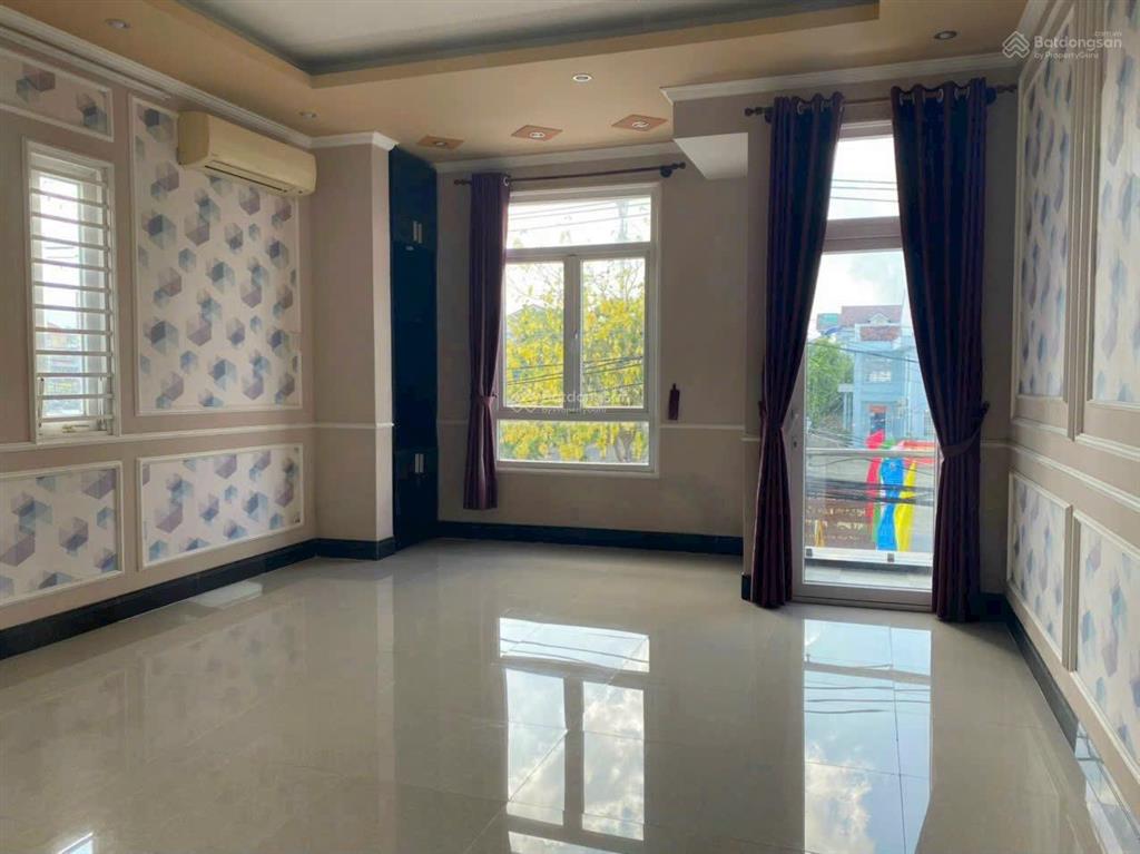 Bán biệt thự mặt tiền bùi hữu nghĩa gần chợ bình thuỷ view sông đẹp và thoáng sau nhà