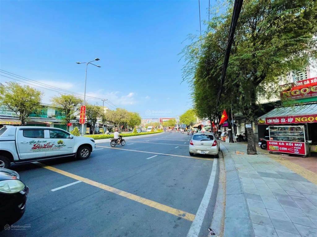 Bán đất lớn mặt tiền đường 30/4 diện tích gần 1500m , tuyến đường huyết mạch của thành phố