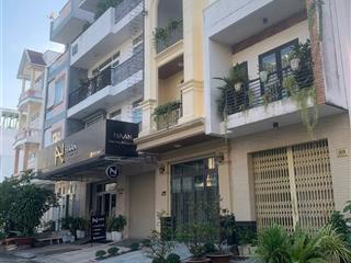 Bán nhà mới 2 lầu đường b18 kdc hưng phú 1 , dọn vào là ở ngay .