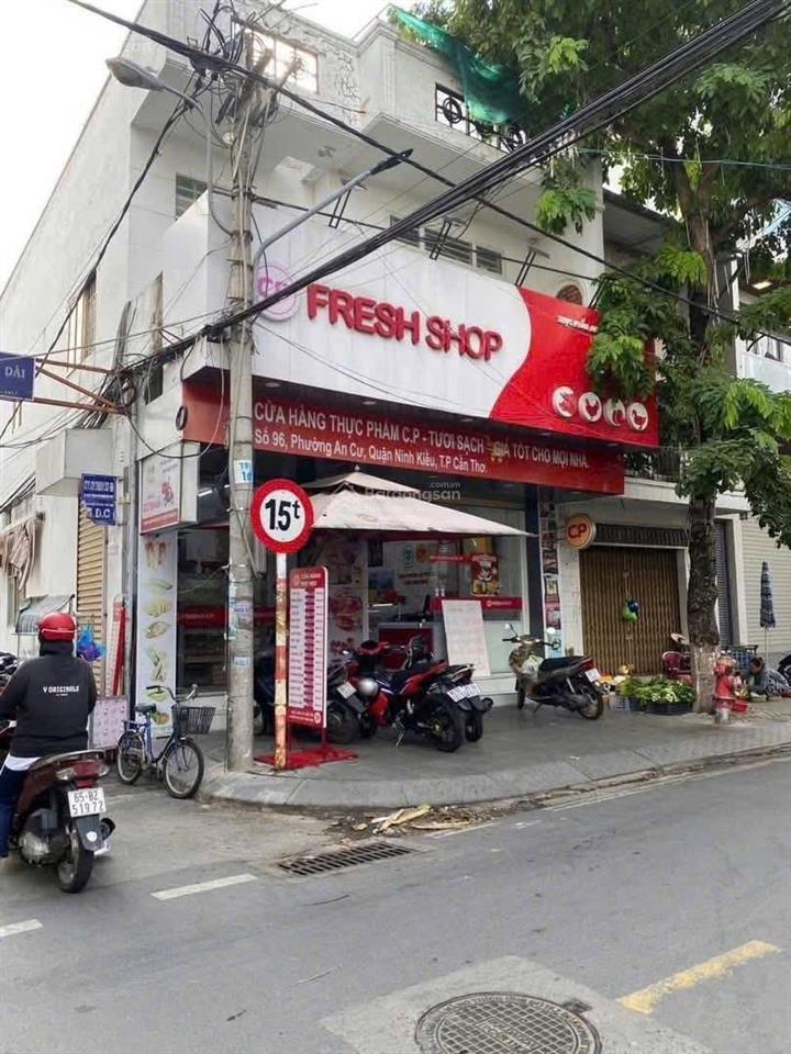 Bán nhà góc 2 mặt tiền đường đề thám ( huê viên ) đang cho thuê 30tr/tháng , giá tốt