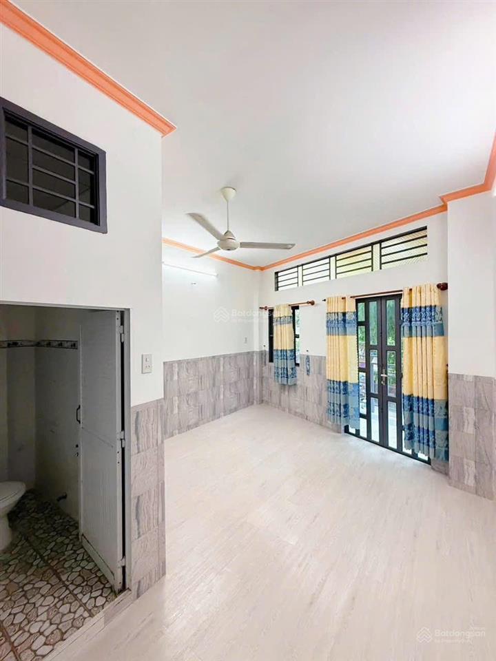 Bán nhà 2 lầu + sân thượng mặt tiền đường đề thám (ngay chợ đông đúc) giá dưới 6 tỷ