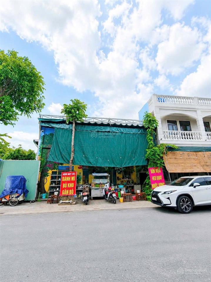 Kẹt bank, bán gấp nhà trục chính khu đô thị đại ngân, chiều ngang gần 30m, đã có sổ hồng