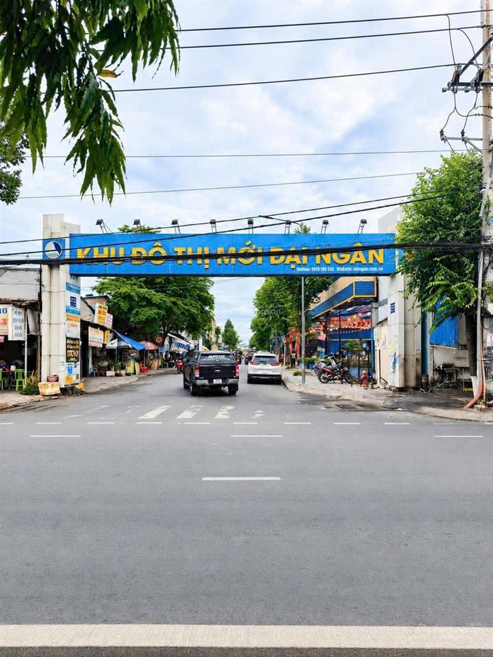 Kẹt bank, bán gấp nhà trục chính khu đô thị đại ngân, chiều ngang gần 30m, đã có sổ hồng