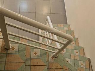 Cho thuê / sang nhượng kiot trung tâm chợ sủi ở được kinh doanh tốt  làm được kho để hàng