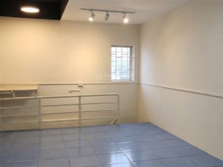 Sang nhượng quyền sử dụng ki ốt trung tâm chợ sủi ở được kinh doanh tốt  làm được kho để hàng