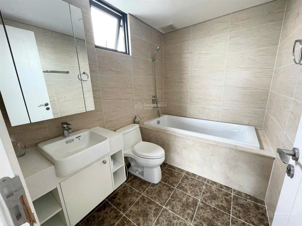 Hiếm có khó tìm  căn 3pn 95m2 view hồ đẹp tại d'capitale trần duy hưng tòa c3 giá chỉ 12.2 tỷ